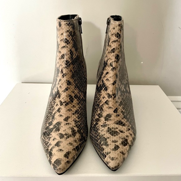 NBW Seychelles No One Like You - Python print leather boots - booties Size 6 - Picture 9 of 10